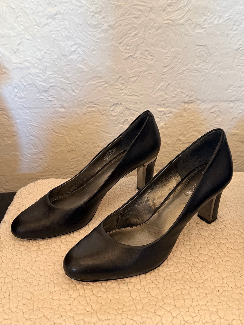 Michael Shannon Black Leather Mid-Heel Pumps